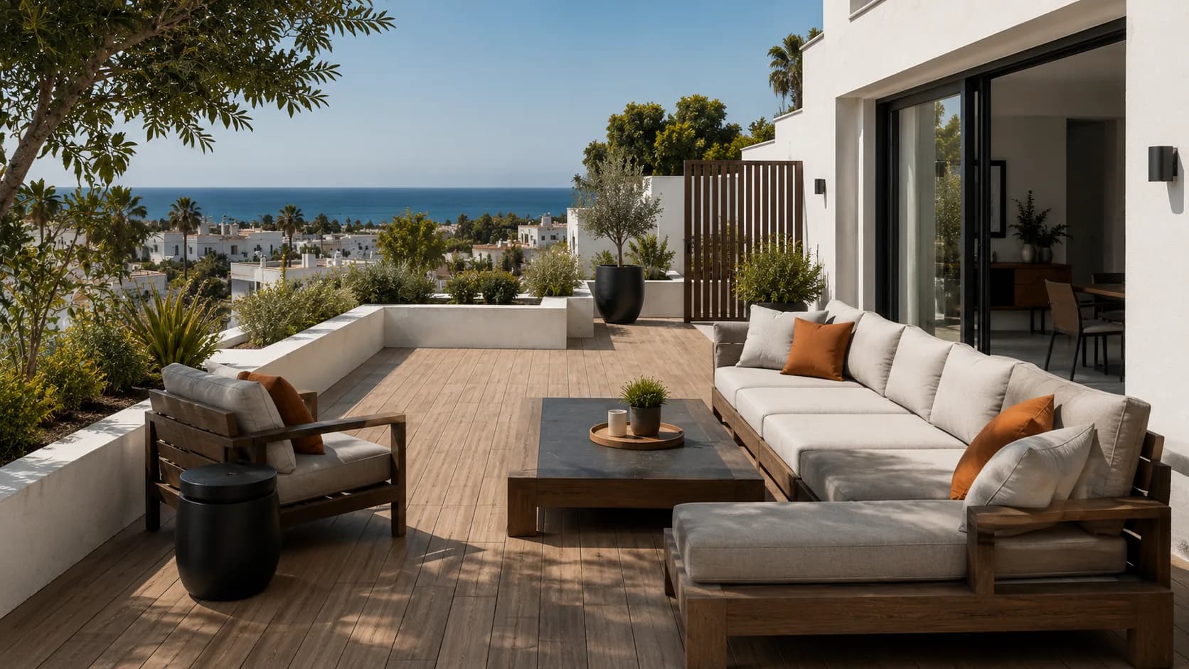 Terrasse aménagée par EBM : revêtement soigné et espace de vie extérieur.